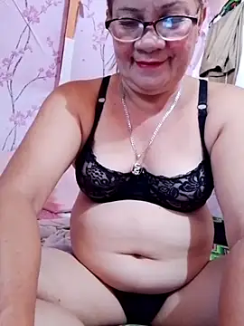 vickyhot1966 online show from April 12, 2026, 8:19 am