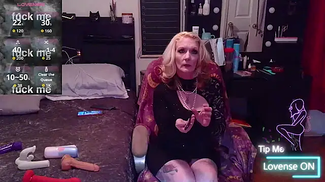 Snapshot of Sierra_Sparks chatting on April 18, 2026, 5:11 am Sierra Sparks online show from April 18, 2026, 5:11 am