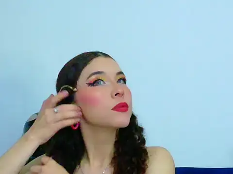 Snapshot of CristalRose chatting on October 1, 2025, 9:48 am CristalRose online show from October 1, 2025, 9:48 am