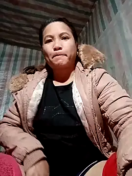 Love-Mama33 online show from November 24, 2025, 11:43 am