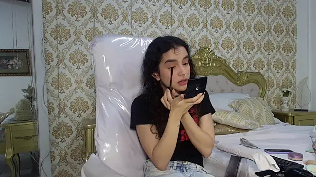 Snapshot of JessB_ chatting on November 11, 2025, 6:19 pm JessB online show from November 11, 2025, 6:19 pm