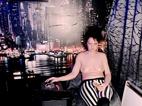 Snapshot of AMOURSWEET2025 chatting on October 31, 2025, 3:35 pm AMOURSWEET2025 online show from October 31, 2025, 3:35 pm