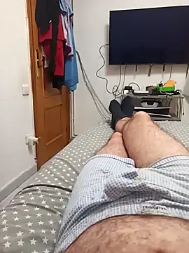 gigolobcn online show from May 14, 2026, 3:24 am