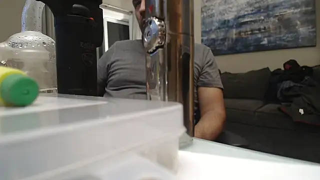 Snapshot of LeeCox chatting on March 19, 2025, 6:35 am LeeCox online show from March 19, 2025, 6:35 am