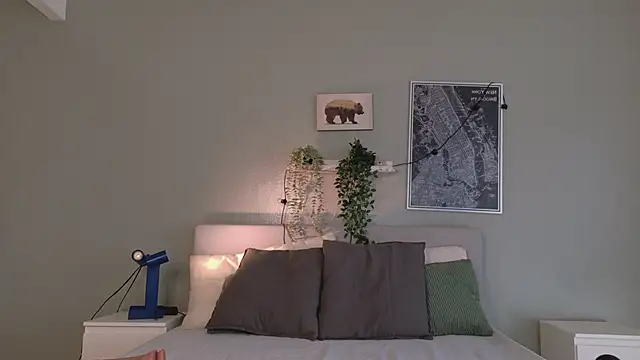 Nickifox   online show from December 22, 2025, 7:33 pm