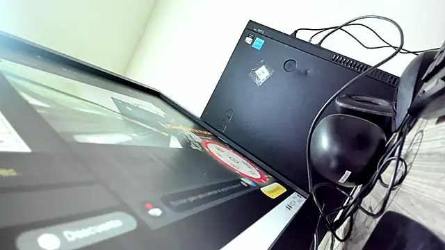 ValentinaKlean online show from September 29, 2025, 6:57 pm