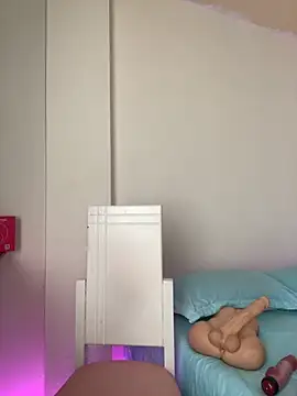 Zara Bel online show from November 24, 2025, 6:18 pm