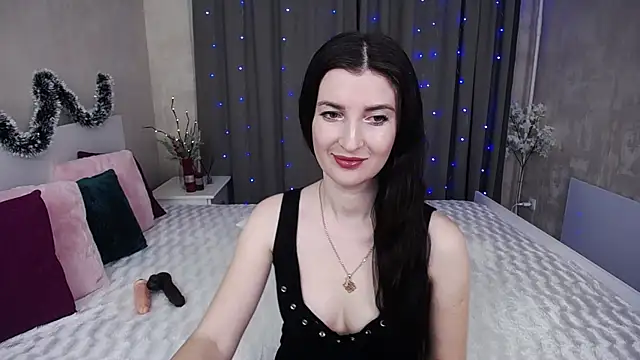 Snapshot of EvelinCuper chatting on December 16, 2025, 6:18 am EvelinCuper online show from December 16, 2025, 6:18 am