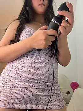 Snapshot of dulceangel__ chatting on August 1, 2026, 12:32 am dulceangel online show from August 1, 2026, 12:32 am