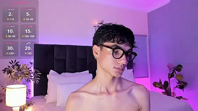 Phillicious   online show from November 7, 2025, 10:21 pm