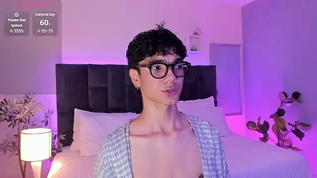 Phillicious   online show from November 22, 2025, 10:42 pm