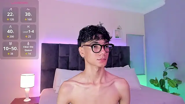 Snapshot of Phillicious__ chatting on January 5, 2026, 11:08 pm Phillicious online show from January 5, 2026, 11:08 pm