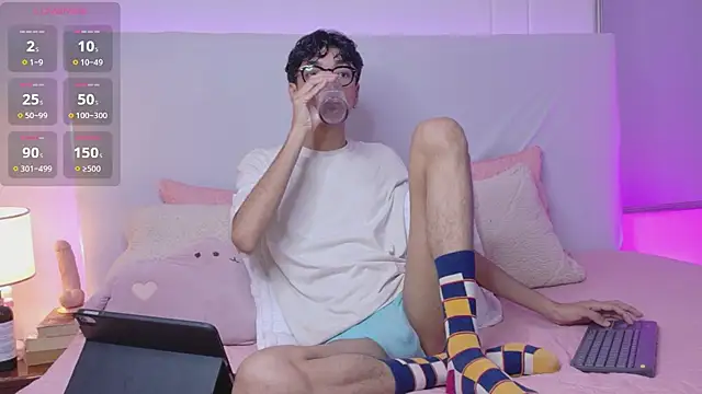 Phillicious   online show from July 6, 2026, 8:55 pm