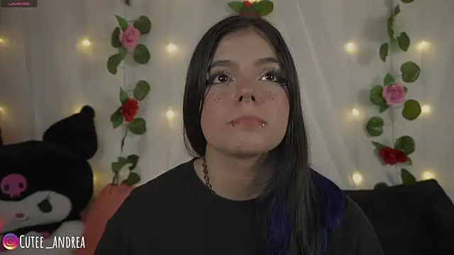 Snapshot of cutee_andrea chatting on July 15, 2026, 2:06 am cutee andrea online show from July 15, 2026, 2:06 am