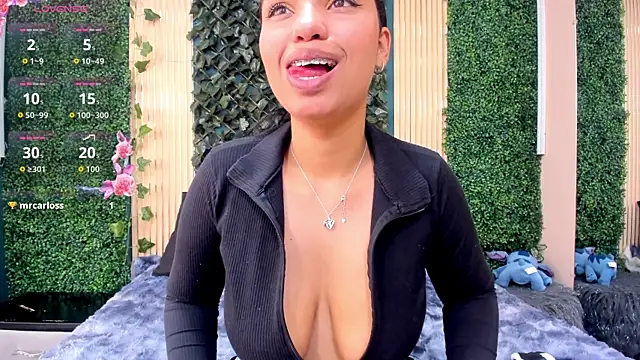 Snapshot of KhateAndersson chatting on December 1, 2025, 8:14 pm KhateAndersson online show from December 1, 2025, 8:14 pm