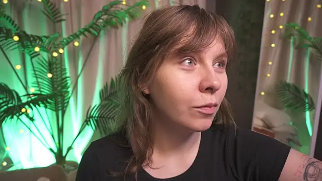 Snapshot of Sense_Of_Rosemary chatting on December 20, 2025, 5:36 am Sense Of Rosemary online show from December 20, 2025, 5:36 am