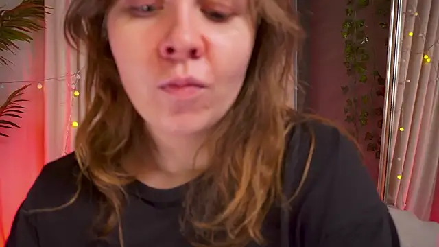 Snapshot of Sense_Of_Rosemary chatting on February 15, 2026, 5:48 am Sense Of Rosemary online show from February 15, 2026, 5:48 am