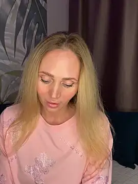 Affectionate lady online show from October 17, 2025, 9:28 pm