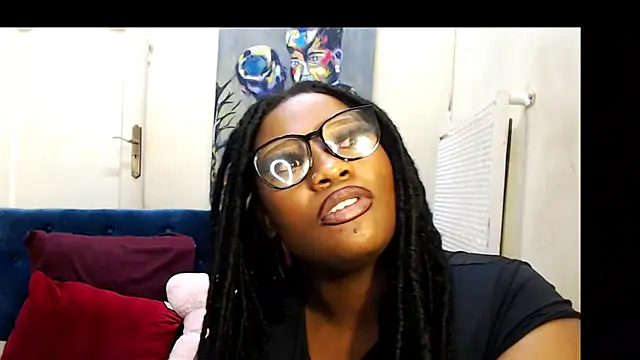 Snapshot of CurvyCocoxxx chatting on April 28, 2026, 6:13 pm CurvyCocoxxx online show from April 28, 2026, 6:13 pm