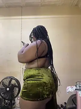 Snapshot of CurvyCocoxxx chatting on May 18, 2026, 9:37 am CurvyCocoxxx online show from May 18, 2026, 9:37 am