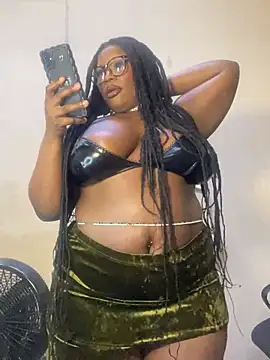 Snapshot of CurvyCocoxxx chatting on May 20, 2026, 9:43 pm CurvyCocoxxx online show from May 20, 2026, 9:43 pm