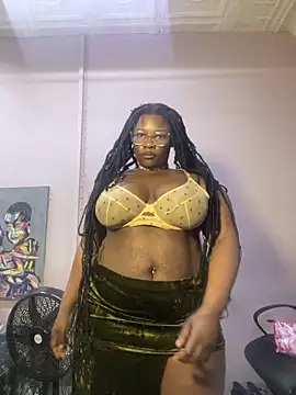 Snapshot of CurvyCocoxxx chatting on June 4, 2026, 7:14 am CurvyCocoxxx online show from June 4, 2026, 7:14 am