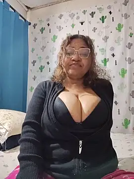 Snapshot of Avannay chatting on May 31, 2026, 1:14 am Avannay online show from May 31, 2026, 1:14 am