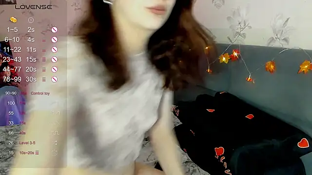 Snapshot of DiaDavidson chatting on November 24, 2025, 9:25 pm DiaDavidson online show from November 24, 2025, 9:25 pm