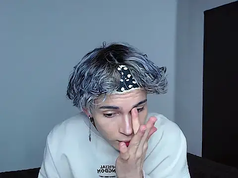 Snapshot of john_vichenso chatting on October 27, 2025, 10:14 pm john vichenso online show from October 27, 2025, 10:14 pm