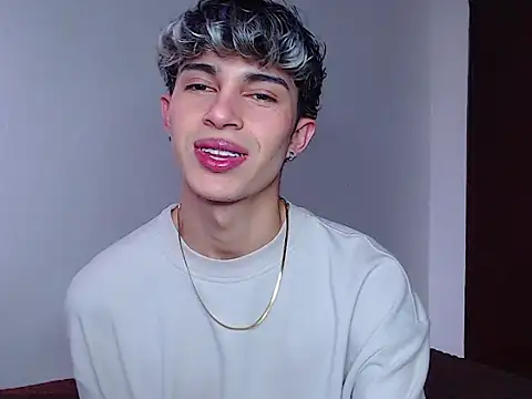 Snapshot of john_vichenso chatting on November 6, 2025, 9:05 pm john vichenso online show from November 6, 2025, 9:05 pm