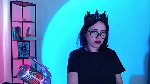 Snapshot of girldom chatting on November 20, 2025, 4:51 pm girldom online show from November 20, 2025, 4:51 pm