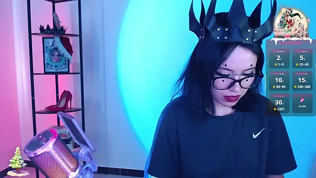 Snapshot of girldom chatting on December 17, 2025, 8:59 pm girldom online show from December 17, 2025, 8:59 pm