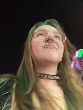 Snapshot of VesnaCrystal chatting on November 12, 2025, 6:08 pm VesnaCrystal online show from November 12, 2025, 6:08 pm