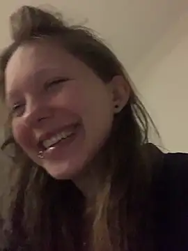 Snapshot of VesnaCrystal chatting on December 14, 2025, 7:07 pm VesnaCrystal online show from December 14, 2025, 7:07 pm