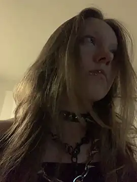 Snapshot of VesnaCrystal chatting on December 16, 2025, 6:40 am VesnaCrystal online show from December 16, 2025, 6:40 am