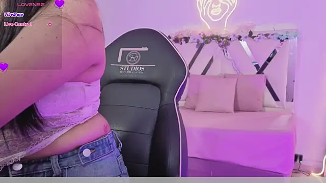 ZURY TAY online show from February 20, 2026, 11:32 am