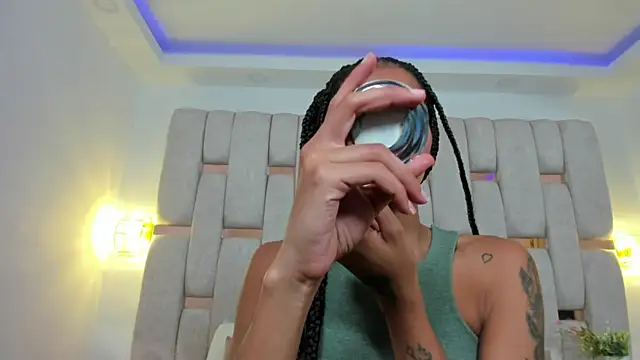 Snapshot of sarah_ashbourne chatting on October 24, 2025, 12:41 am sarah ashbourne online show from October 24, 2025, 12:41 am