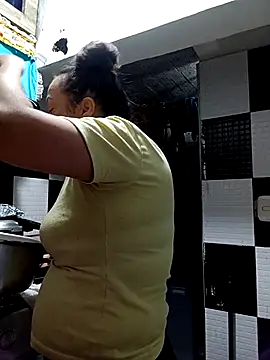 Lady 16 online show from November 16, 2025, 9:53 pm