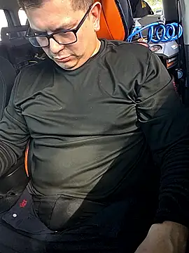 Snapshot of lucho8690 chatting on January 10, 2026, 7:15 pm lucho8690 online show from January 10, 2026, 7:15 pm