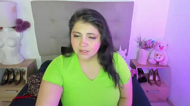 TifanyAmazinng online show from April 13, 2026, 2:22 pm