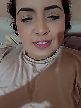 Snapshot of Silkenfeet21 chatting on November 21, 2025, 6:01 am Silkenfeet21 online show from November 21, 2025, 6:01 am