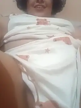 Snapshot of Silkenfeet21 chatting on December 5, 2025, 7:28 am Silkenfeet21 online show from December 5, 2025, 7:28 am