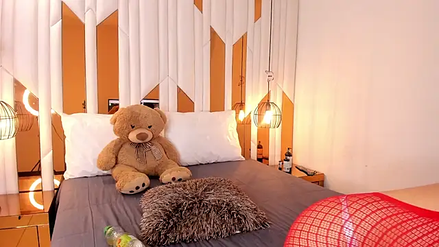 ValeriaPrado online show from December 3, 2025, 8:07 pm