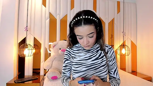 ValeriaPrado online show from December 16, 2025, 7:52 pm