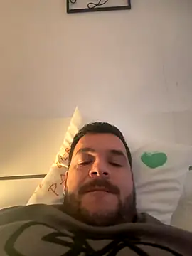 Snapshot of elvergon2023 chatting on October 1, 2025, 8:42 am elvergon2023 online show from October 1, 2025, 8:42 am