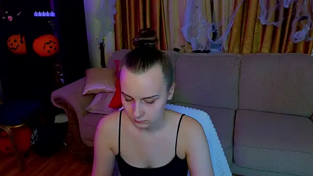 Kelly Cartier online show from October 29, 2025, 12:18 pm