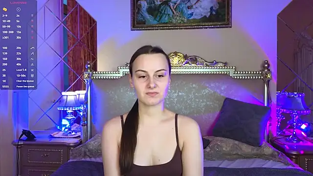 Kelly Cartier online show from November 23, 2025, 11:21 am