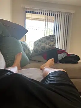 Snapshot of encinas15 chatting on November 6, 2025, 8:54 pm encinas15 online show from November 6, 2025, 8:54 pm