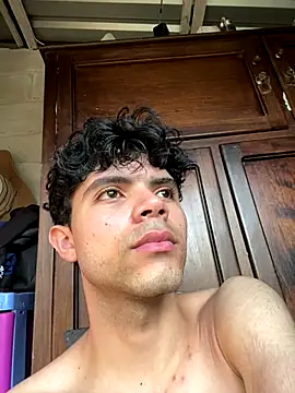 Axel-Mejia online show from December 14, 2025, 8:46 pm