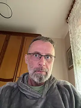 Snapshot of Lynceus chatting on May 19, 2026, 9:15 am Lynceus online show from May 19, 2026, 9:15 am